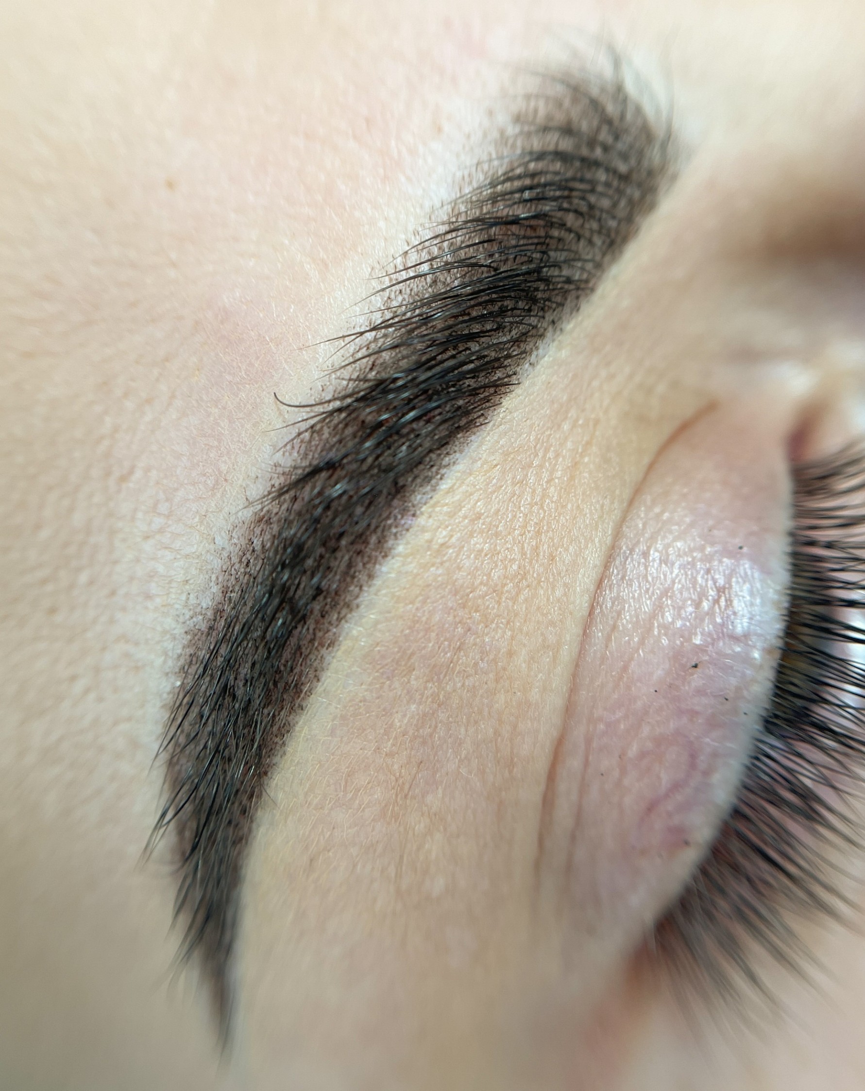 Lashes in der Nähe von Pasching
